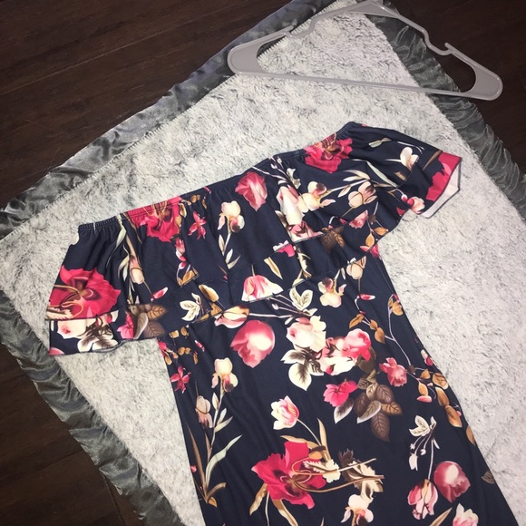 Navy Ruffle Floral Off the Shoulder Bodycon Dress✨ - Picture 4 of 4